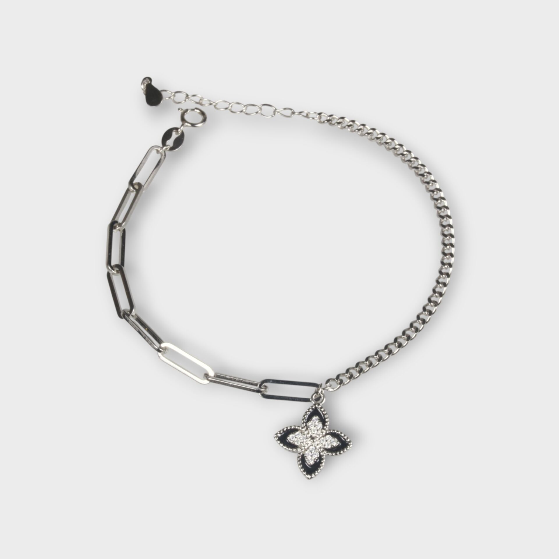 Livatilla Gurmet & Ataç Zincir Alhambra Yonca Gümüş Kadın Bileklik