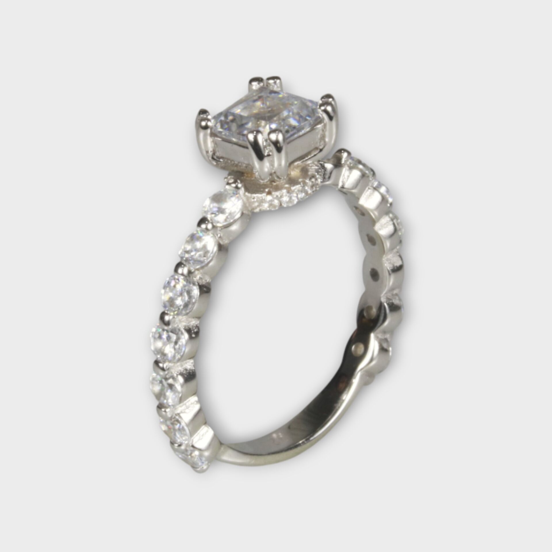 Livatilla Prenses Kesim Fantezi Tektaş 925 Ayar Gümüş Kadın Yüzük