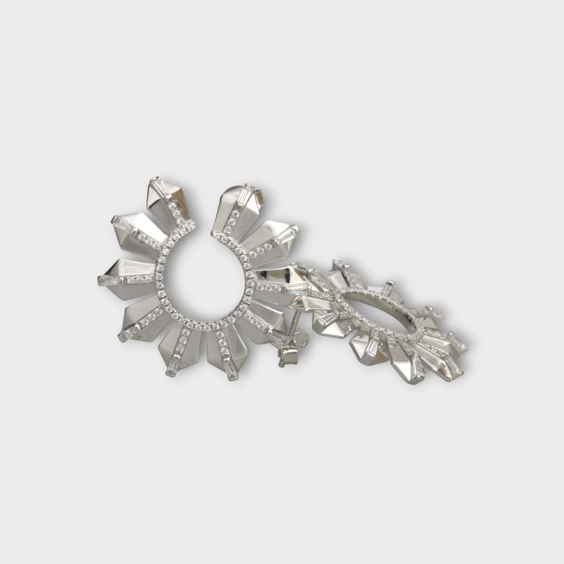 Livatilla Güneş Model 925 Ayar Gümüş Kadın Küpe Şık Tasarım