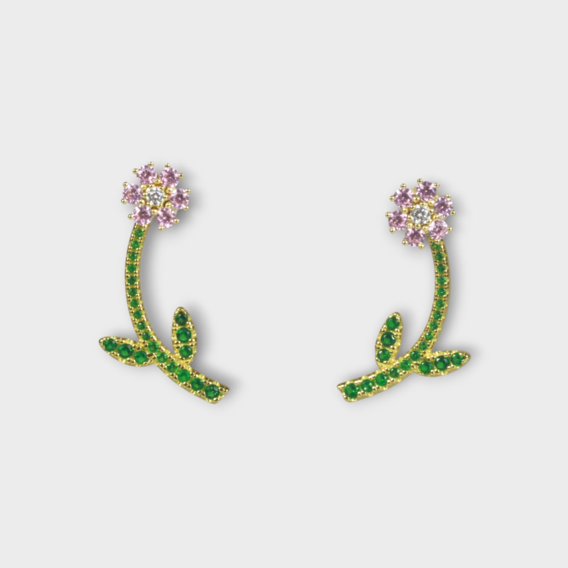 Livatilla Altın Kaplama Çiçek Model 925 Ayar Gümüş Kadın Küpe  Şık Tasarım