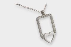 Livatilla Penceredeki Kalp Model Gümüş Kadın Kolye